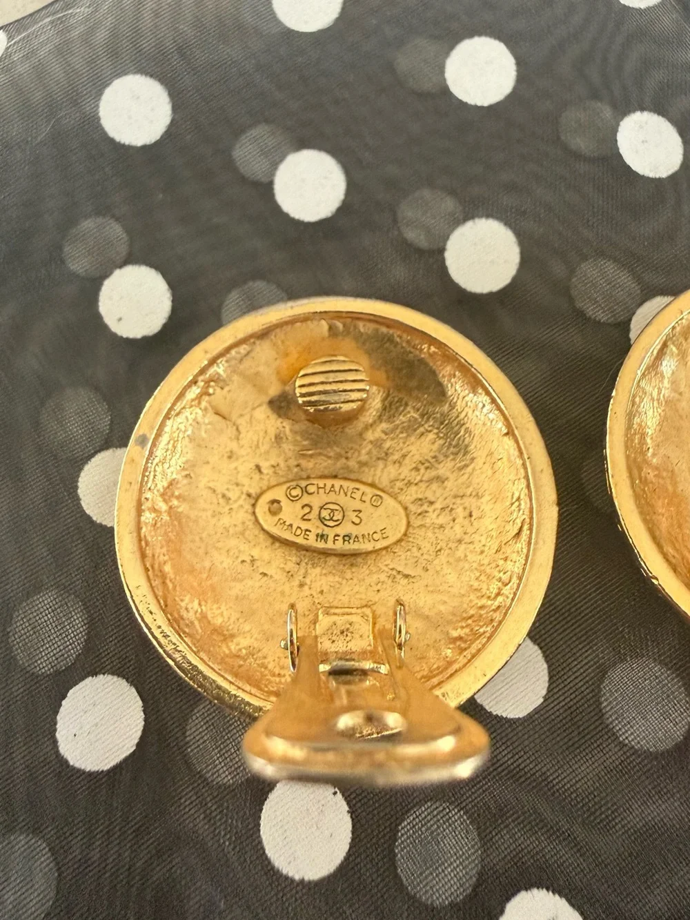 Vintage CHANEL Clip On Earrings - Picture 4 of 10